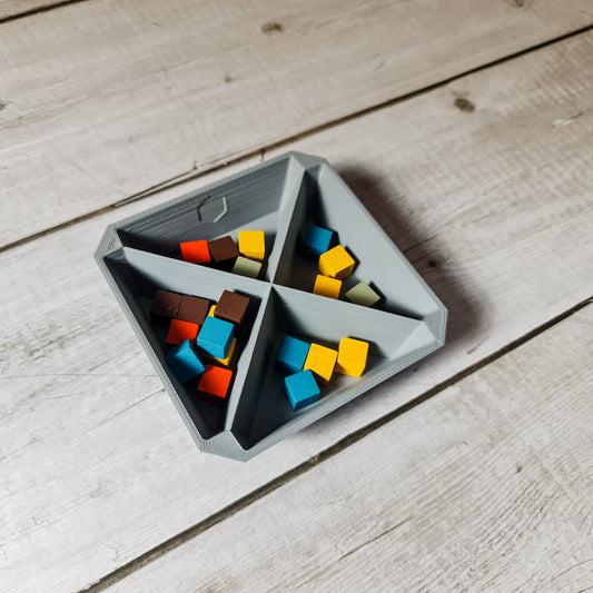 OCTA TRAY - 4 TRIANGULAR PARTITIONS
